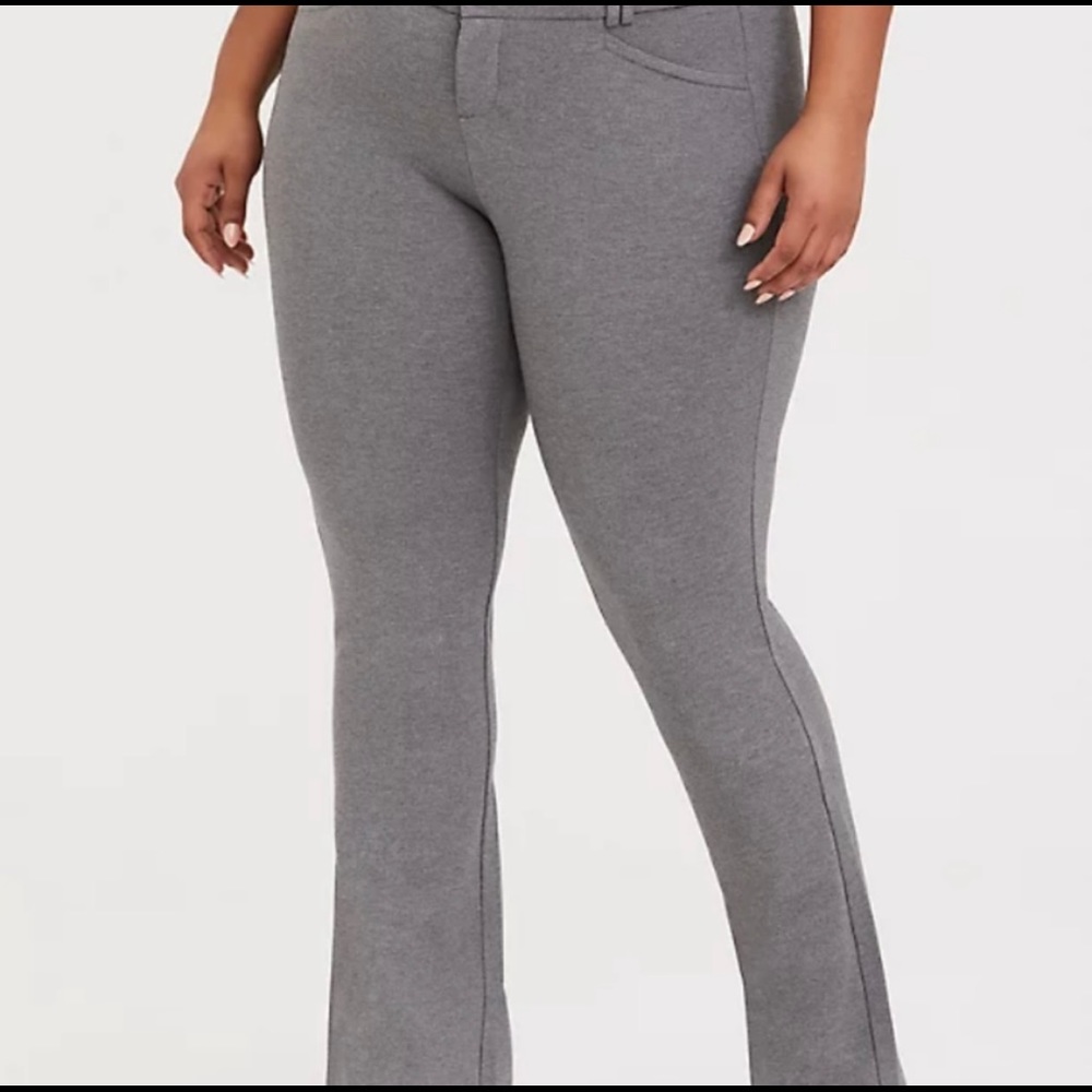 NWOT Torrid Signature Stretch Ponte Pants